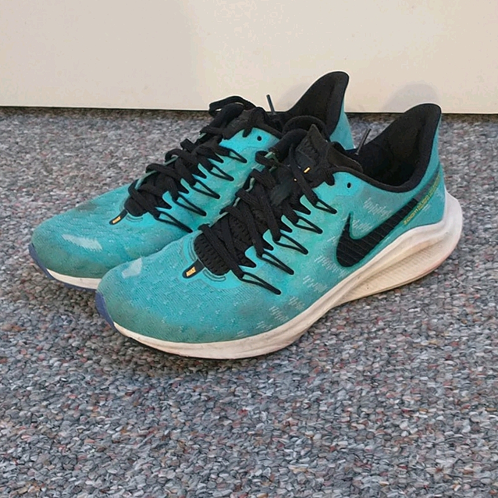 Women's Nike Zoom Vomero 14 size 8